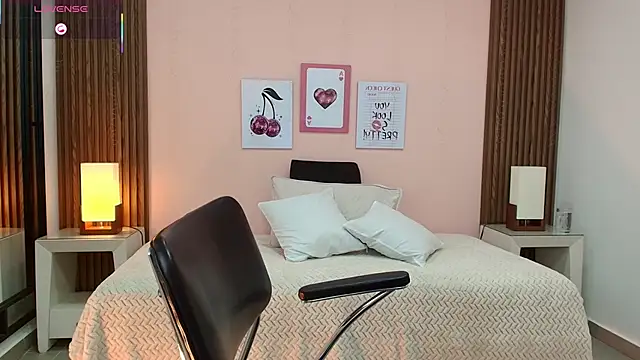 alina martinelli online show from April 2026 11:48:01 AM