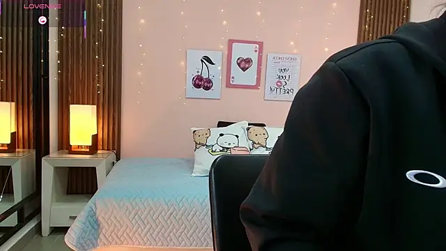 alina martinelli online show from April 2026 11:27:01 AM