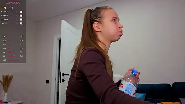 Snapshot of Dream_emma chatting on November 2025 01:49:01 AM Dream emma online show from November 2025 01:49:01 AM