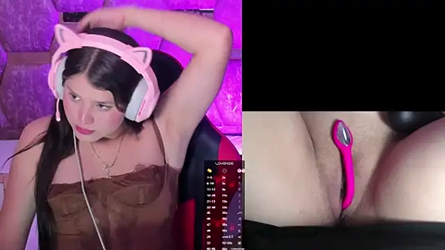 Trianna   online show from October 2025 05:43:01 PM