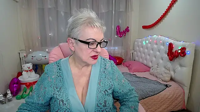 KayleSmoll online show from February 2025 07:54:01 PM