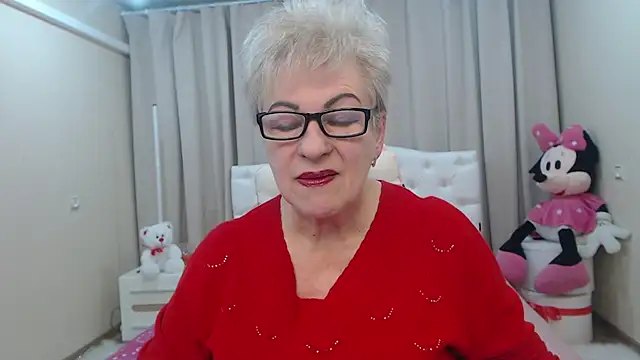 KayleSmoll online show from February 2026 07:45:01 PM