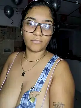 Sofythom1 online show from February 2025 01:53:02 AM