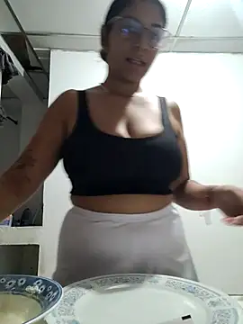 Snapshot of Sofythom1 chatting on June 2026 01:54:02 AM Sofythom1 online show from June 2026 01:54:02 AM