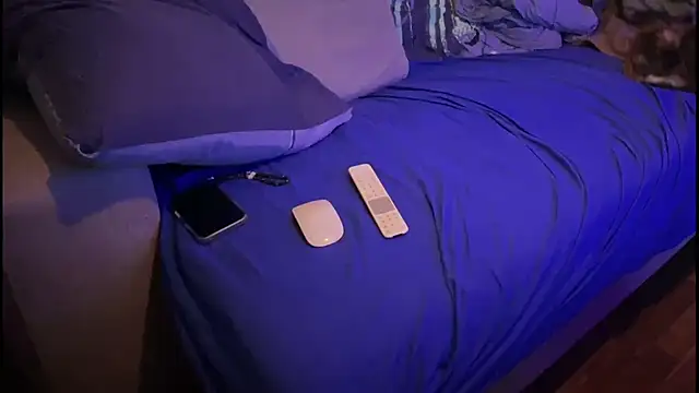 Snapshot of swissMen_DE chatting on March 2025 10:05:02 PM swissMen DE online show from March 2025 10:05:02 PM