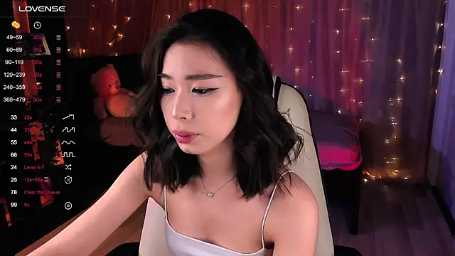 sensualily online show from December 2024 05:01:02 PM