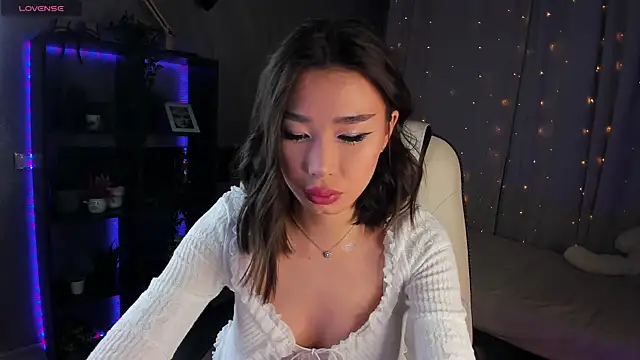 sensualily online show from March 2025 05:39:01 PM