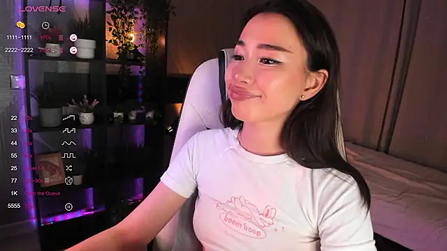 sensualily online show from October 2025 01:32:01 PM