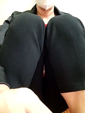 YunLem online show from November 2025 08:15:01 AM