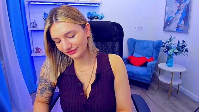 SelenaeMoore online show from May 2026 03:37:02 AM