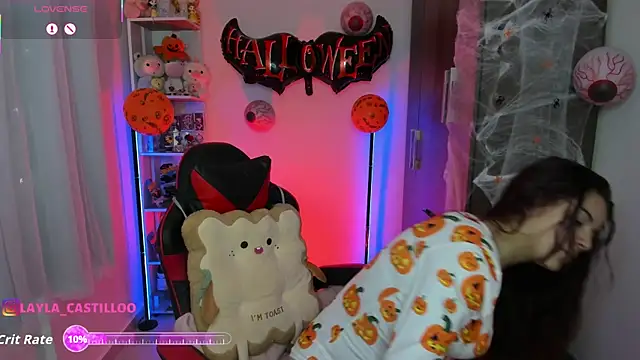 Layla castilloo online show from October 2025 11:43:01 AM