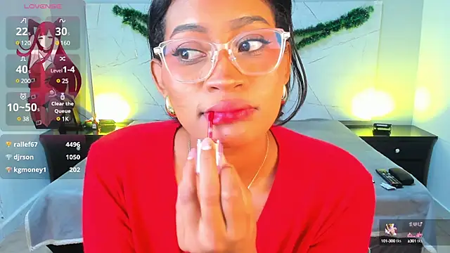 Snapshot of LAYLATAYLOR_ chatting on December 2024 06:52:02 AM LAYLATAYLOR online show from December 2024 06:52:02 AM