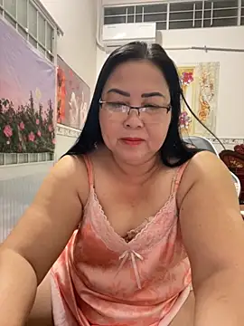 Snapshot of NDith chatting on April 2026 09:35:01 PM NDith online show from April 2026 09:35:01 PM