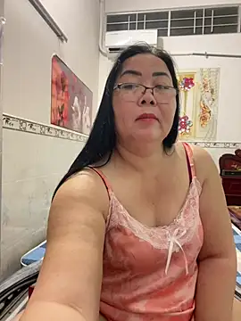 Snapshot of NDith chatting on May 2026 09:53:02 PM NDith online show from May 2026 09:53:02 PM
