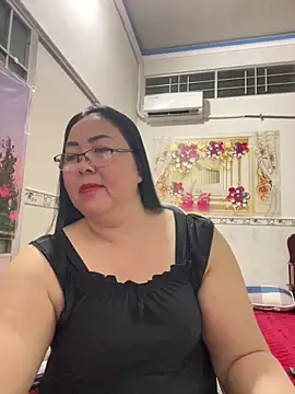 Snapshot of NDith chatting on May 2026 12:01:02 PM NDith online show from May 2026 12:01:02 PM