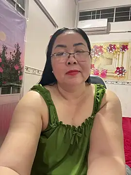 Snapshot of NDith chatting on May 2026 04:03:02 PM NDith online show from May 2026 04:03:02 PM