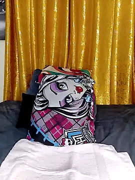 Cherriikenzie online show from February 2025 06:39:01 PM