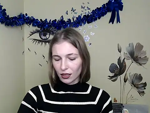 StrangerGi online show from December 2024 04:21:01 PM