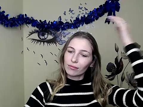 StrangerGi online show from January 2025 01:00:01 PM