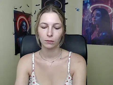 Snapshot of StrangerGi chatting on July 2026 06:06:01 AM StrangerGi online show from July 2026 06:06:01 AM