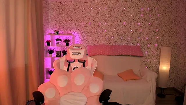 luna cross online show from March 2025 07:31:02 AM