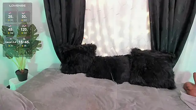 Snapshot of miss_meegan chatting on December 2024 01:44:01 PM miss meegan online show from December 2024 01:44:01 PM