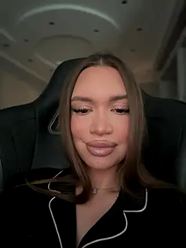 Snapshot of bunnyrich chatting on December 2025 09:18:01 AM bunnyrich online show from December 2025 09:18:01 AM