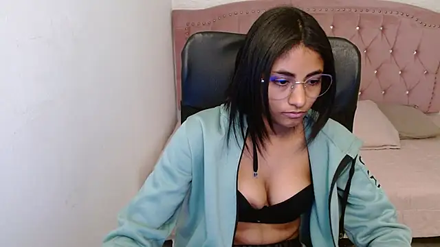 shaneelle online show from February 2025 06:12:01 AM