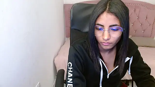 shaneelle online show from February 2025 06:12:02 AM