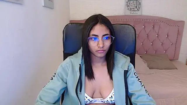 shaneelle online show from February 2025 03:10:02 AM