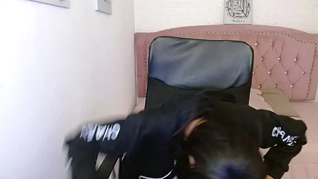 shaneelle online show from February 2025 06:06:02 AM