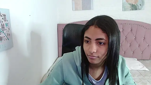 shaneelle online show from October 2025 03:04:01 AM