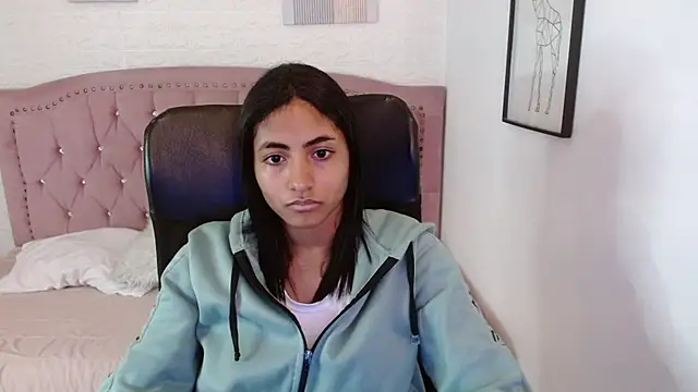 shaneelle online show from November 2025 03:29:02 AM