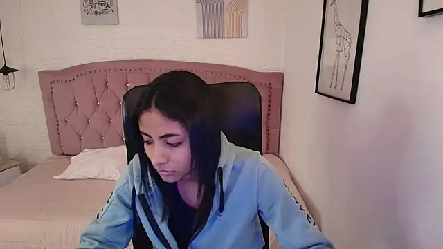 shaneelle online show from November 2025 03:12:01 AM