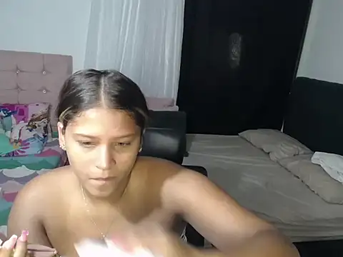 Snapshot of Miel_canela chatting on September 2025 04:01:02 PM Miel canela online show from September 2025 04:01:02 PM