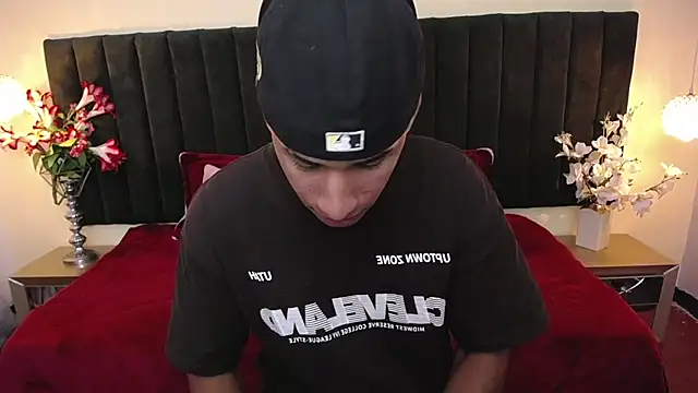 Snapshot of soft_attraction chatting on February 2026 07:34:02 PM soft attraction online show from February 2026 07:34:02 PM