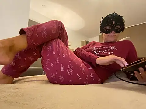 Snapshot of Marilou1983 chatting on September 2025 08:20:02 PM Marilou1983 online show from September 2025 08:20:02 PM