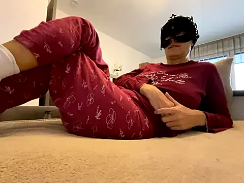 Marilou1983 online show from November 2025 08:14:02 AM