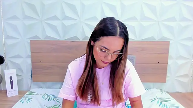 Stacey white  online show from February 2025 08:28:01 PM