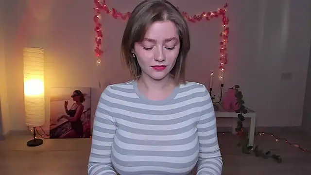 AidaPerry online show from January 2025 02:19:01 PM