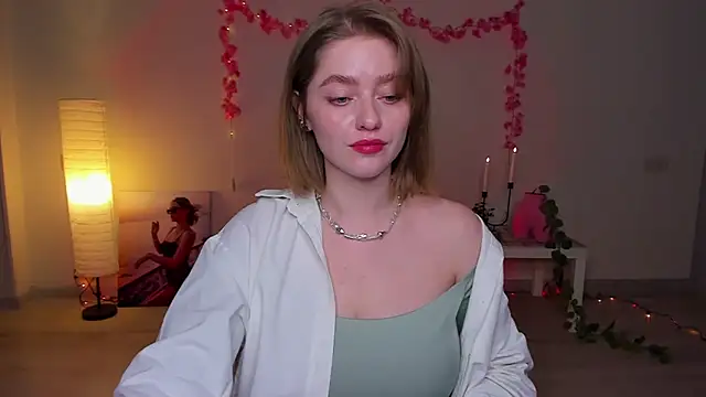 AidaPerry online show from January 2025 02:05:01 PM