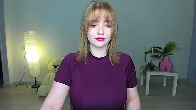 AidaPerry online show from September 2025 04:51:02 PM