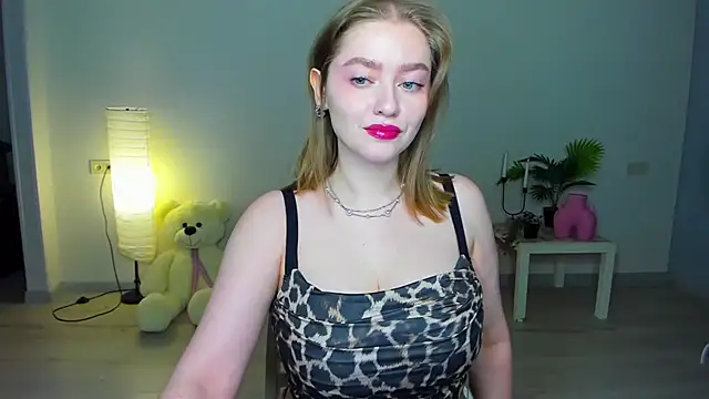 AidaPerry online show from September 2025 04:12:02 PM