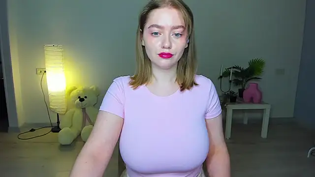 AidaPerry online show from October 2025 07:01:02 PM