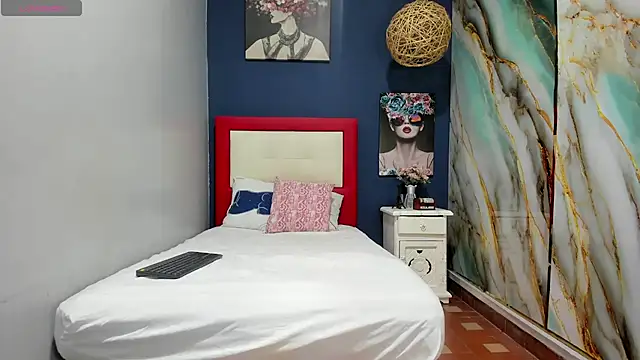 BustyAmanda online show from November 2025 08:41:02 PM