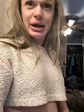 ImCarolinaCutiexxx online show from November 2025 06:40:01 PM