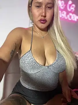 SamaraJay1 online show from December 2024 11:23:02 PM