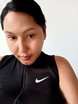 SamaraJay1 online show from December 2024 04:25:01 PM