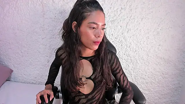 cate martinez online show from December 2024 05:53:02 AM