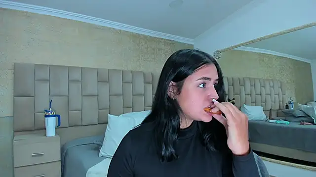 Snapshot of EmmaTorres_ chatting on January 2025 12:09:01 AM EmmaTorres online show from January 2025 12:09:01 AM